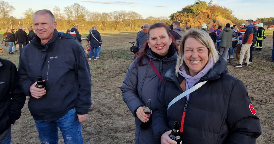 2026 04 04 Osterfeuer Bahrdorf Amiberg 031x