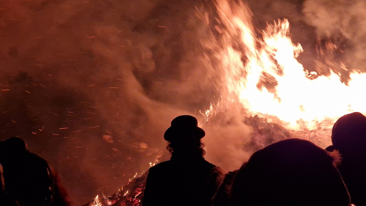 2026 04 04 Osterfeuer Bahrdorf Amiberg 102x