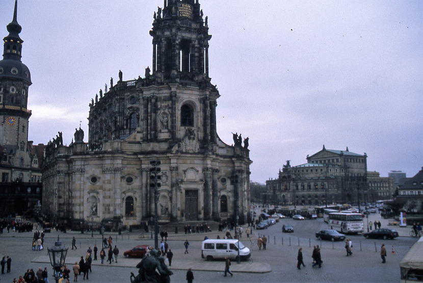2000 12 xx Weihnachtsmarkt Dresden012 2
