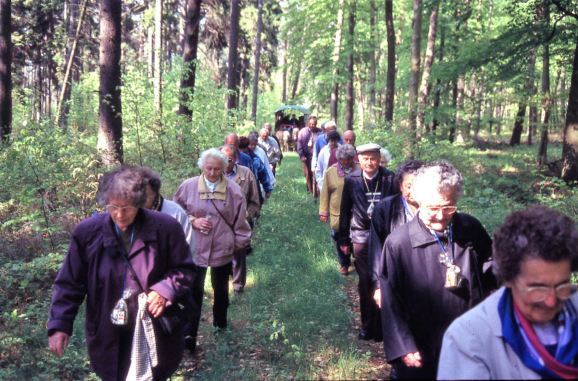1996 xx xx Senioren  Waldbegehung008 2