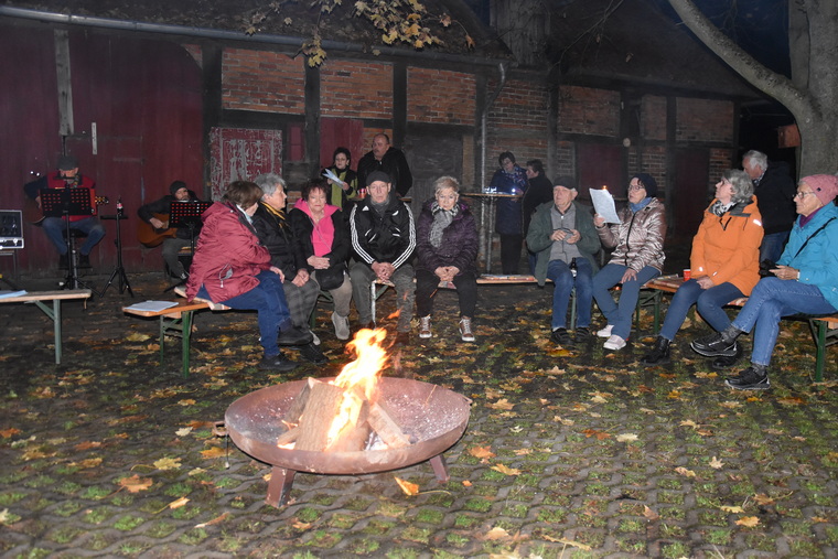 2025 11 07 Feuerabend KircheDSC 10xJPG