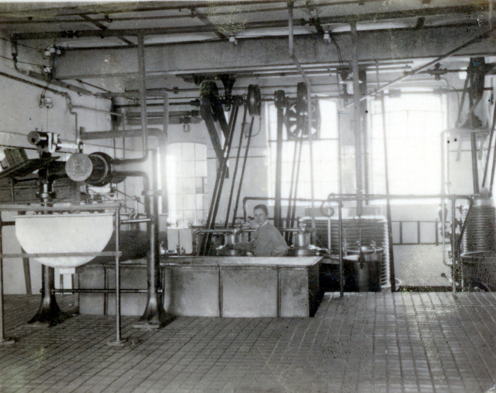 1920 Dampf Molkerei Milchanlieferung009.1jpg