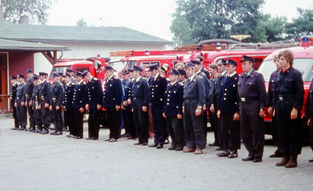 1971 xx xx Fr Feuerwehr Rickensdorf Wettkmpfe in Bahrdorf003