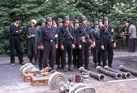 1971 xx xx Fr Feuerwehr Rickensdorf Wettkmpfe in Bahrdorf006