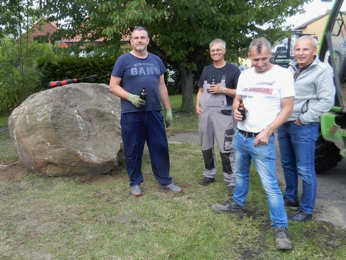 2025 12 08 Rickensdorfv Bilder Stein 8x