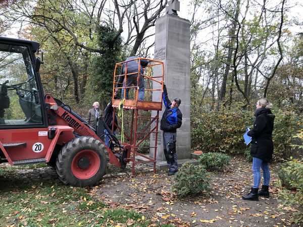 2020 Ehrenmal Friedhof  Renovierung.neuJPG